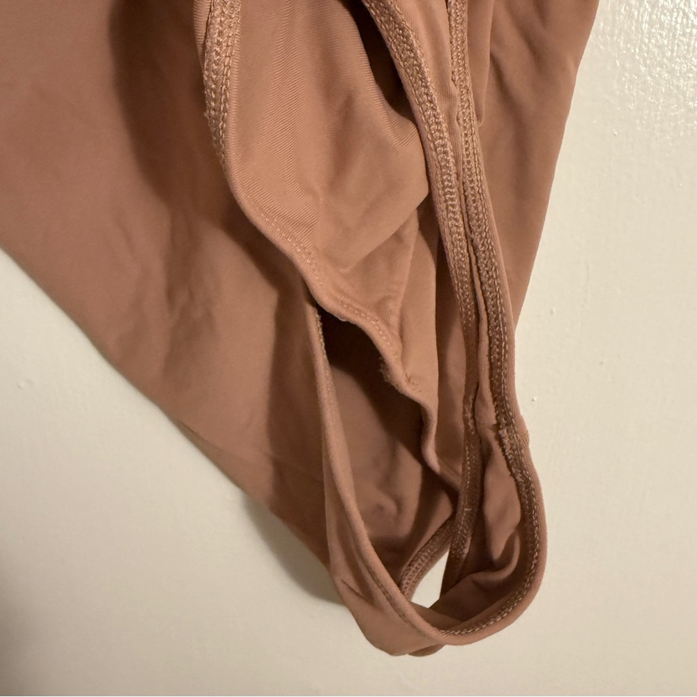 Babaton by Aritzia One Piece Tan Bodysuit Womens Large - Picture 6 of 8